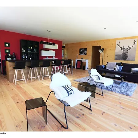 Le Du Blanc Yoga Bed & Breakfast