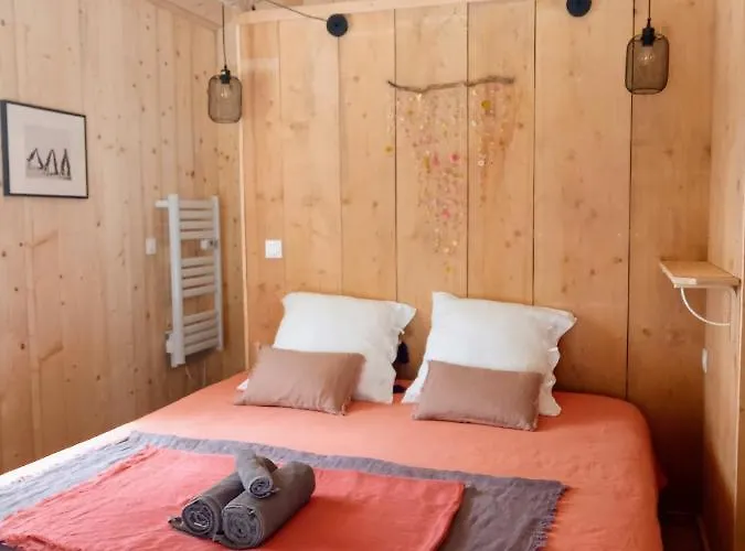 Le Du Blanc Yoga Bed & Breakfast 3*